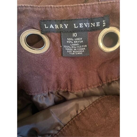 Larry Levine Chocolate Brown Cuffed Capri Pants With Medallions at Waist Fully L - Picture 9 of 9